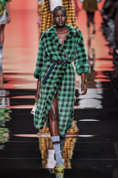 Look 7